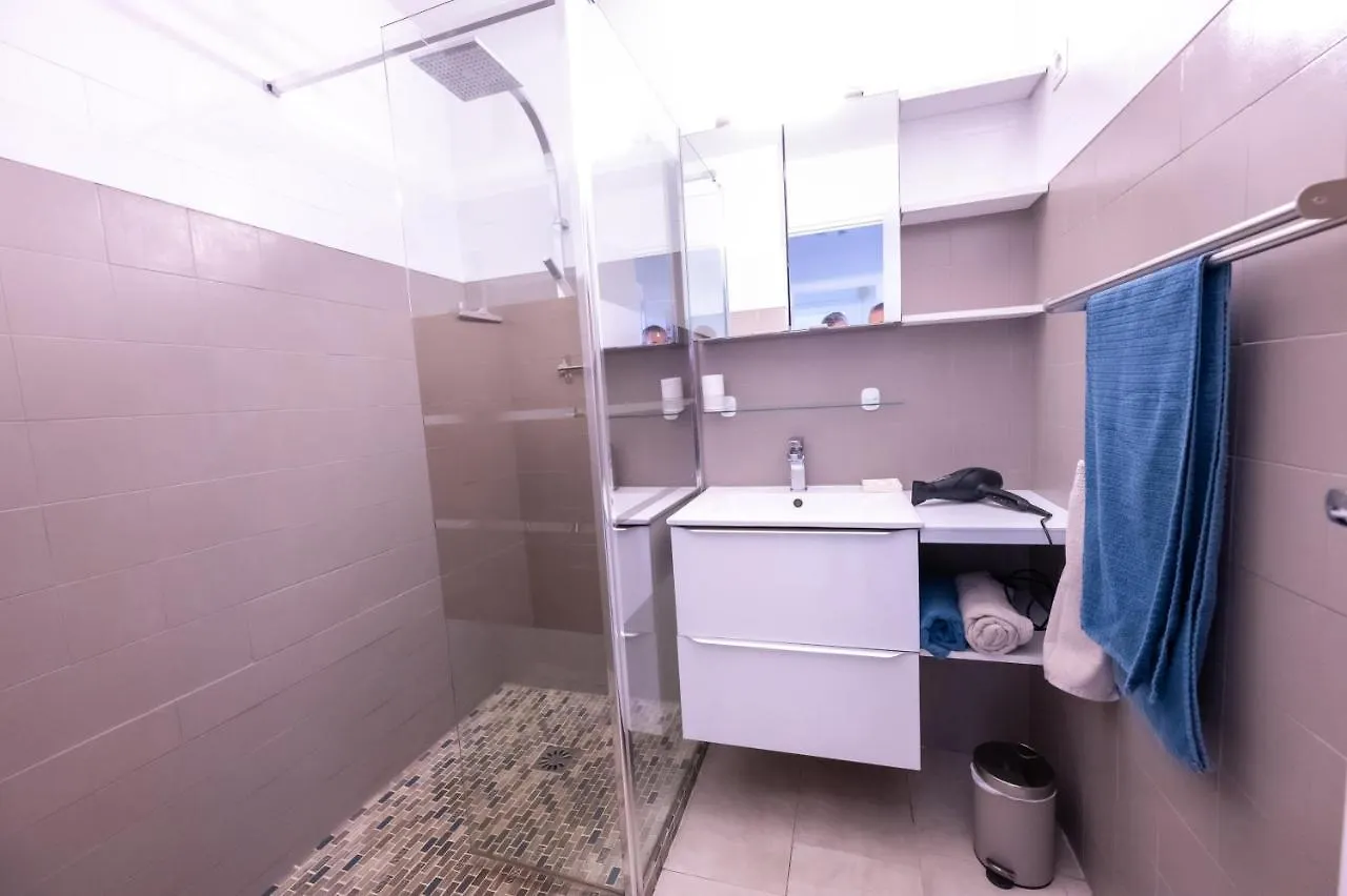 Holidays In Cannes - Appartement 2P - Wifi - Clim - Parking Le Cannet 0*,  France